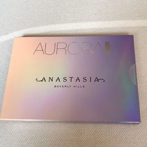 Anastasia Beverly Hills Aurora Glow Palette